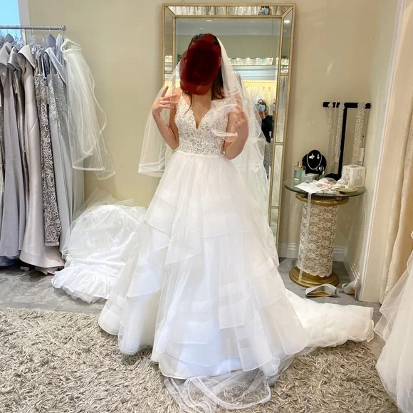 Brand new veil, never worn! A.B Ellie Tulle Edge Veil (brand new never worn) | The  main image 4